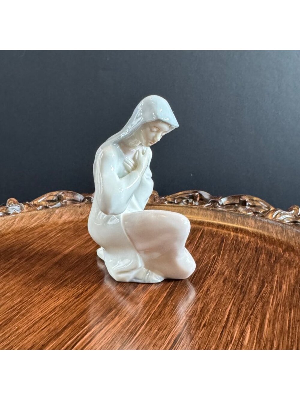 Kneeling Virgin Mary Porcelain Figurine Avon 1992 Nativity Replacement